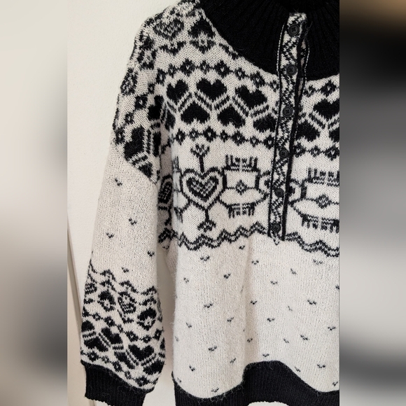 American Eagle Outfitters Women's Button Up Heart Pattered Sweater In Black/Wht - Picture 3 of 10
